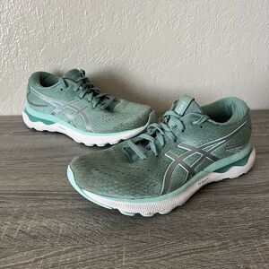 Asics Gel Nimbus 24 1012B201 Running Shoes Sneakers Women's Size 8 Green